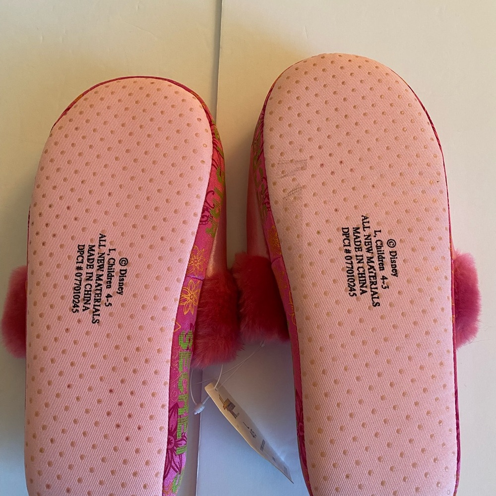 NWT Y2K Hannah Montana pink fuzzy slippers - Picture 3 of 3